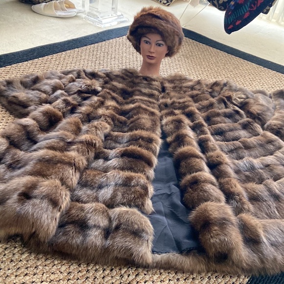 HP 💥💥 Dennis Basso Genuine Sable Fur Coat - Picture 11 of 16